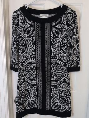 White House Black Market Black & White Medallion Knit Dress
